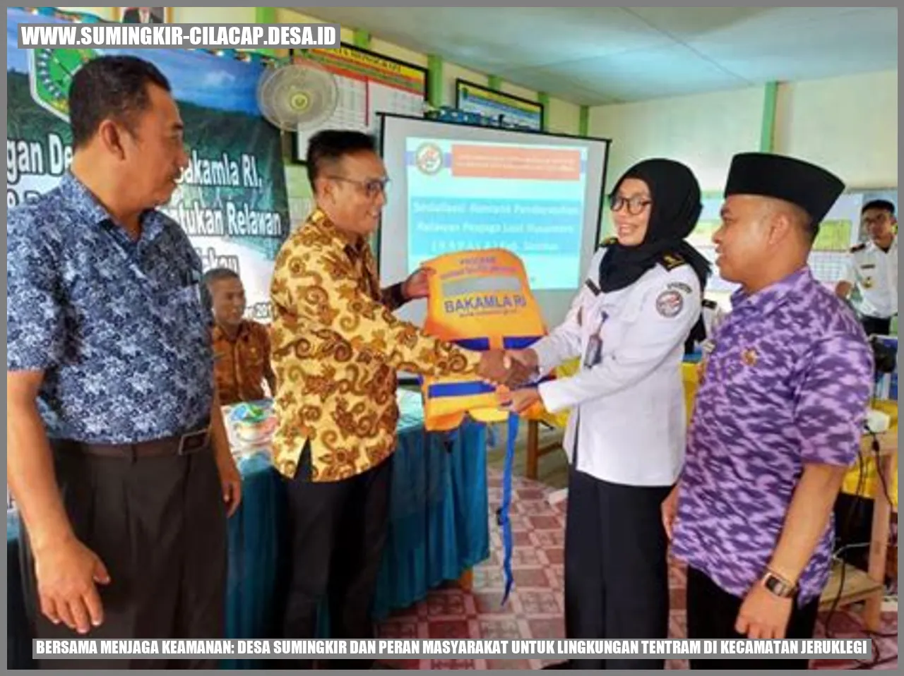 Bersama Menjaga Keamanan: Desa Sumingkir dan Peran Masyarakat untuk Lingkungan Tentram di Kecamatan Jeruklegi